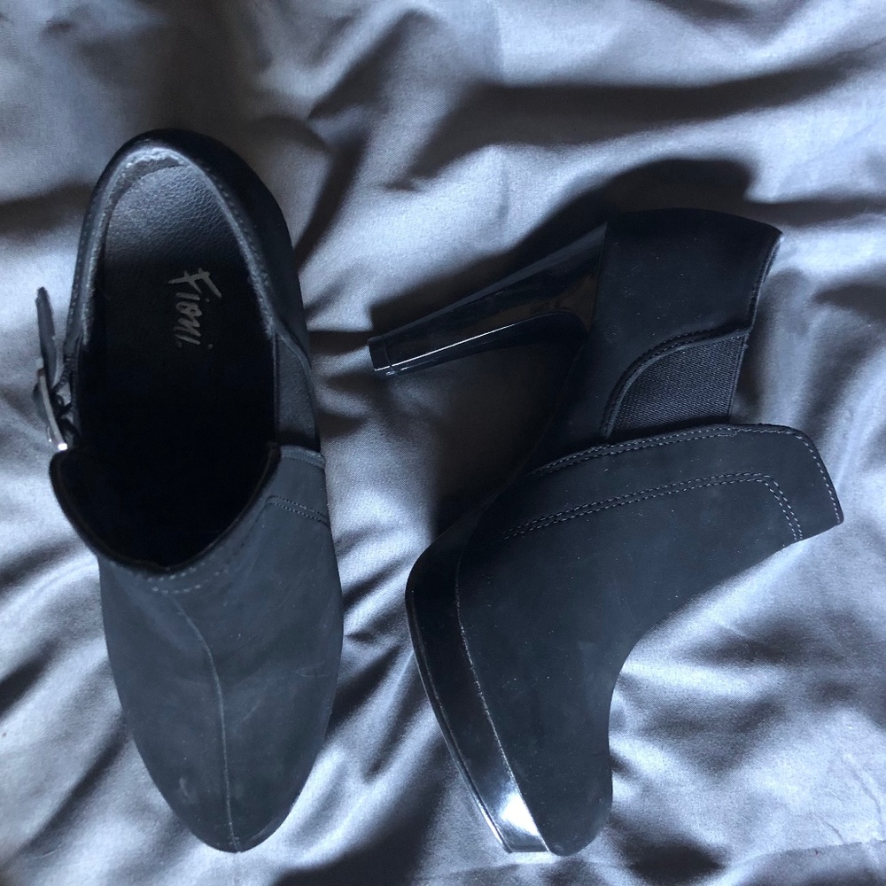 Heeled ankle booties